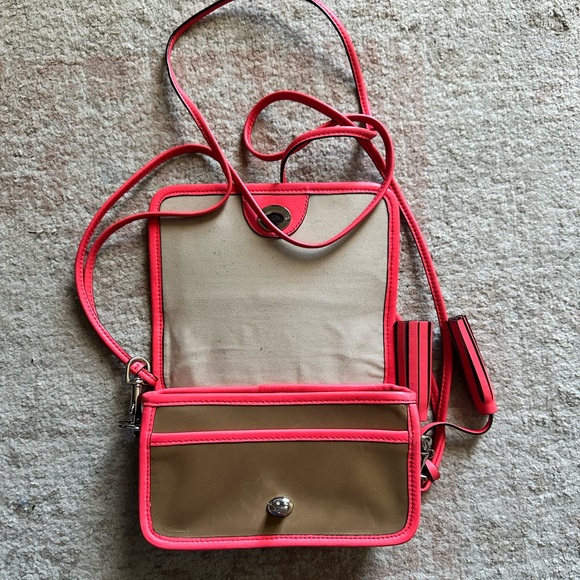 Coach Archive Tan and Hot Pink Crossbody Bag - Picture 3 of 4